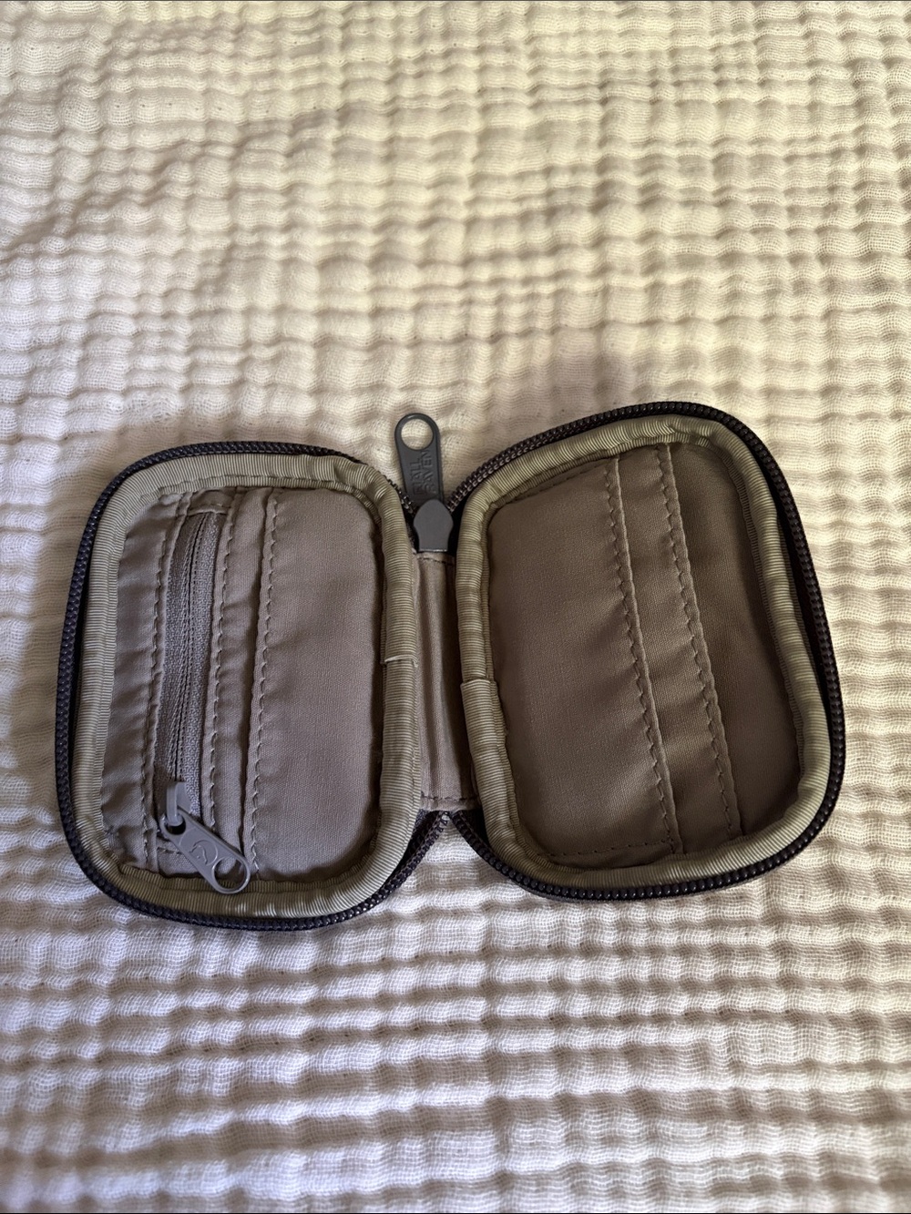 Fjallraven Kanken Grey Pouch / wallet - Picture 3 of 3